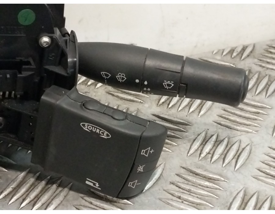 Recambio de mando multifuncion para renault megane ii coupé-cabriolet (em0/1_) 1.9 dci referencia OEM IAM 8200216465  