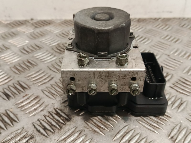 Recambio de abs para toyota auris (_e18_) 1.6 (zre181_, zre185_) referencia OEM IAM 4451002380  