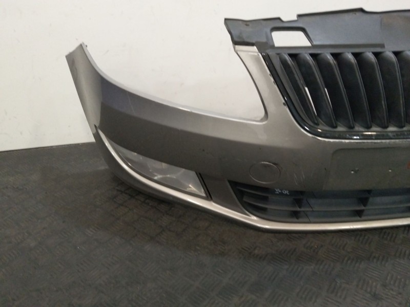 Recambio de paragolpes delantero para skoda fabia ii (542) 1.2 tsi referencia OEM IAM 5J0807221D  