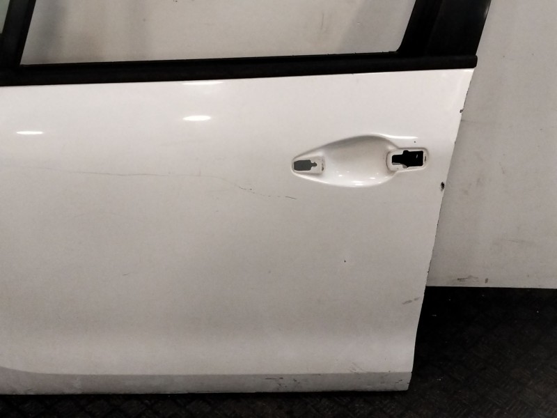 Recambio de puerta delantera izquierda para peugeot 208 referencia OEM IAM 9671889780  