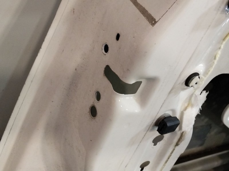 Recambio de puerta delantera izquierda para peugeot 208 referencia OEM IAM 9671889780  