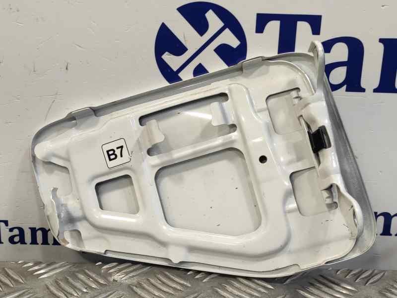 Recambio de tapa exterior combustible para isuzu d-max 1.9 turbodiesel referencia OEM IAM   