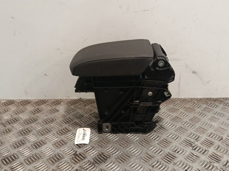 Recambio de apoyabrazos central para volkswagen golf vii (gaca, fd6f) 1.4 tsi gte hybrido referencia OEM IAM 5G0863250  