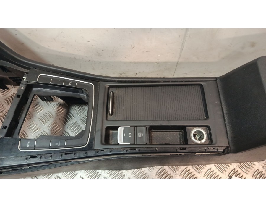 Recambio de consola central para volkswagen golf vii (gaca, fd6f) 1.4 tsi gte hybrido referencia OEM IAM 5G0863179  