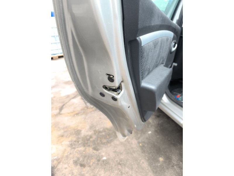 Recambio de cerradura puerta trasera izquierda para dacia sandero (bs_) 1.5 dci referencia OEM IAM 8200735244  