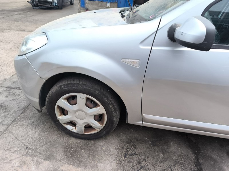 Recambio de aleta delantera izquierda para dacia sandero (bs_) 1.5 dci referencia OEM IAM 631012289R  