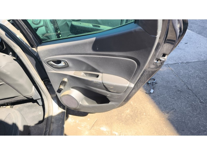 Recambio de guarnecido puerta trasera derecha para renault clio iv (bh_) 0.9 tce 90 referencia OEM IAM 829A03437R  