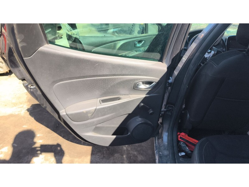 Recambio de guarnecido puerta trasera izquierda para renault clio iv (bh_) 0.9 tce 90 referencia OEM IAM 829A16170R  