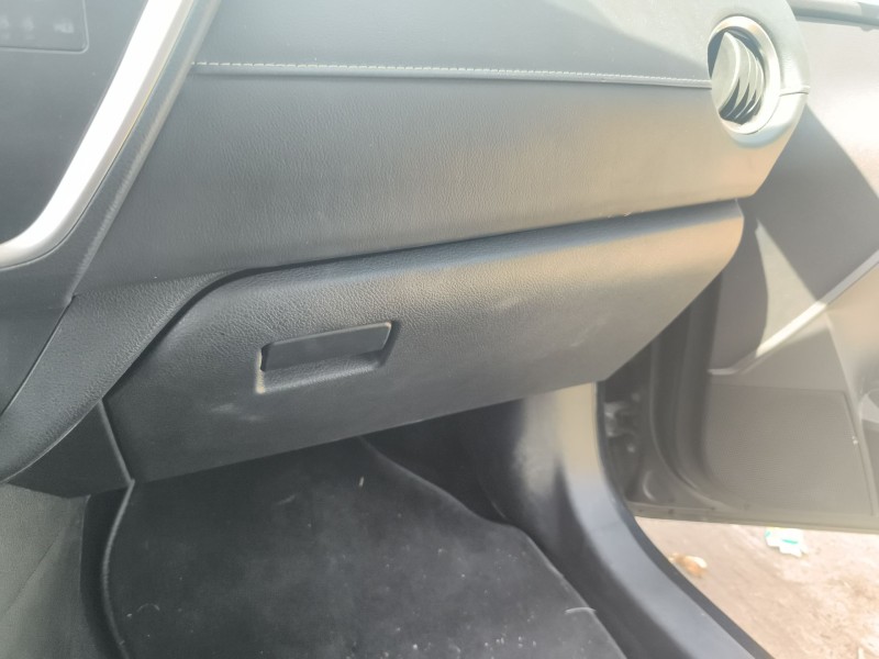 Recambio de guantera para toyota auris (_e18_) 1.6 (zre181_, zre185_) referencia OEM IAM 5555002290  