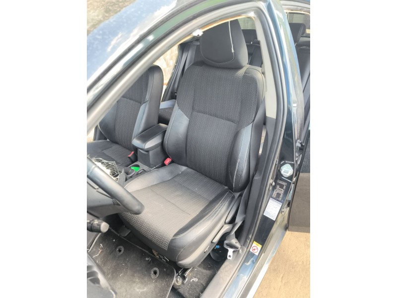 Recambio de asiento delantero izquierdo para toyota auris (_e18_) 1.6 (zre181_, zre185_) referencia OEM IAM 710740ZZ30C0  