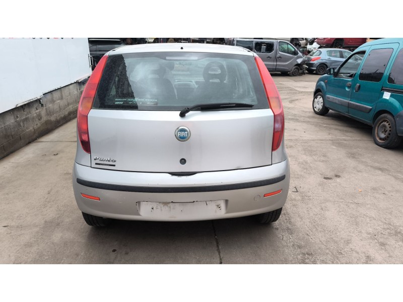 fiat punto (188_) del año 2007