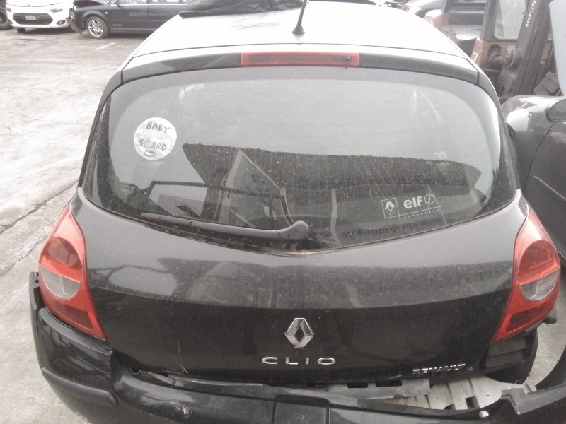Recambio de porton trasero para renault clio iii referencia OEM IAM 7751478020  