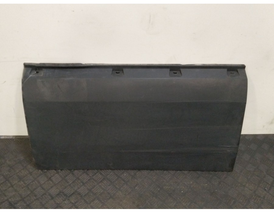 Recambio de moldura para iveco daily vi furgoneta 35s18, 35c18, 40c18, 50c18, 60c18, 65c18, 70c18 referencia OEM IAM 5801811685 