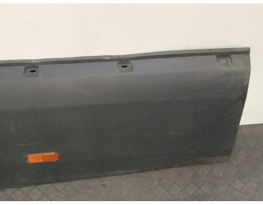 Recambio de moldura para iveco daily vi furgoneta 35s18, 35c18, 40c18, 50c18, 60c18, 65c18, 70c18 referencia OEM IAM 5801811475 