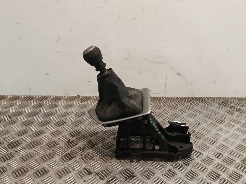 Recambio de pomo palanca cambio para toyota auris (_e18_) 1.4 d-4d (nde180_) referencia OEM IAM 112102401  