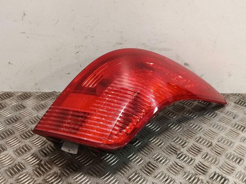Recambio de piloto trasero derecho para peugeot 308 sw i (4e_, 4h_) 1.6 hdi referencia OEM IAM 9680425680  