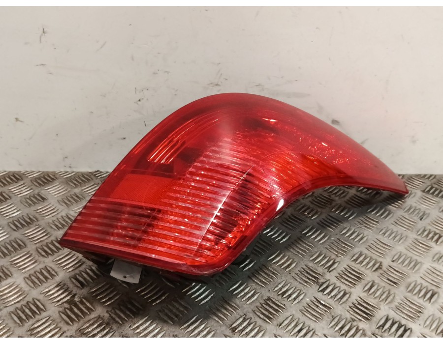 Recambio de piloto trasero derecho para peugeot 308 sw i (4e_, 4h_) 1.6 hdi referencia OEM IAM 9680425680  
