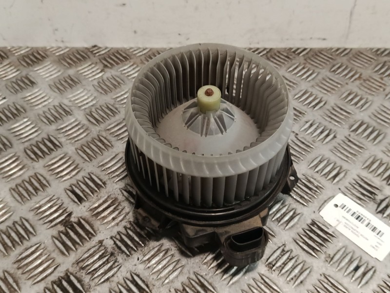 Recambio de motor calefaccion para toyota auris (_e18_) 1.4 d-4d (nde180_) referencia OEM IAM AV2727008084  