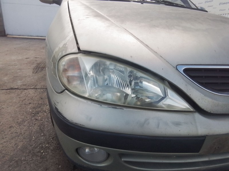 Recambio de faro derecho para renault megane i (ba0/1_) 1.9 dci (ba05, ba1f) referencia OEM IAM 7700427870D  