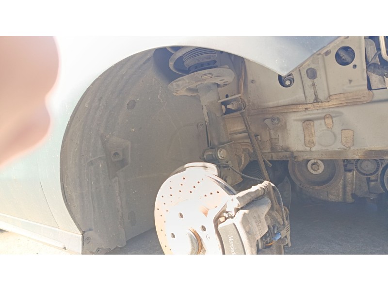 Recambio de plastico paso rueda delantero derecho para mercedes-benz clase a (w176) referencia OEM IAM A1766900200  