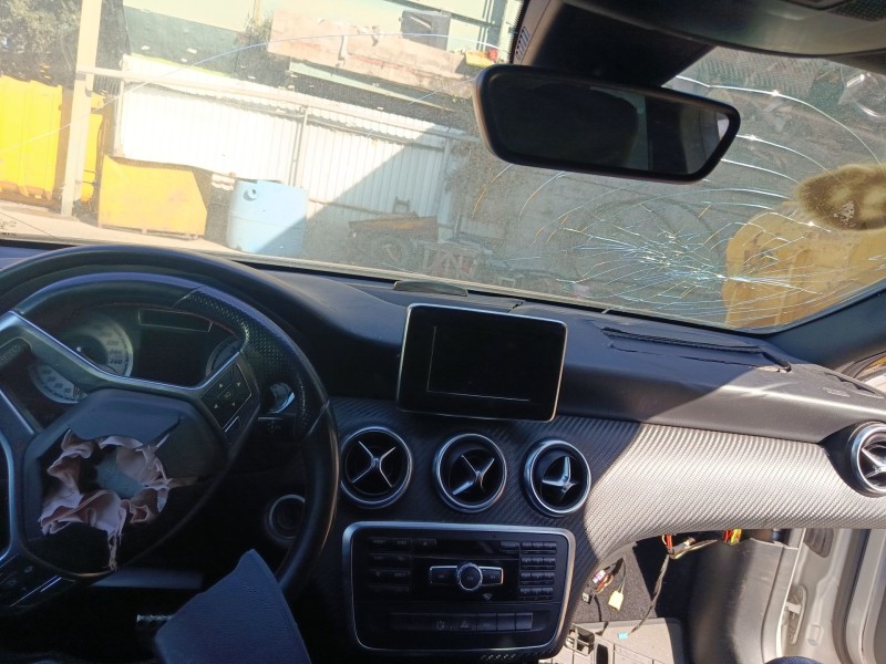 Recambio de salpicadero para mercedes-benz clase a (w176) referencia OEM IAM A1766801301  