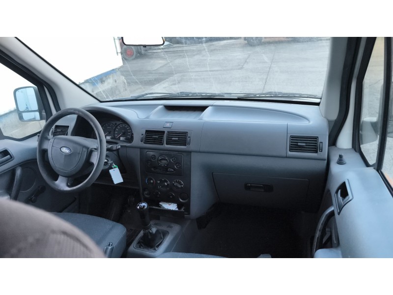 ford tourneo connect del año 2004