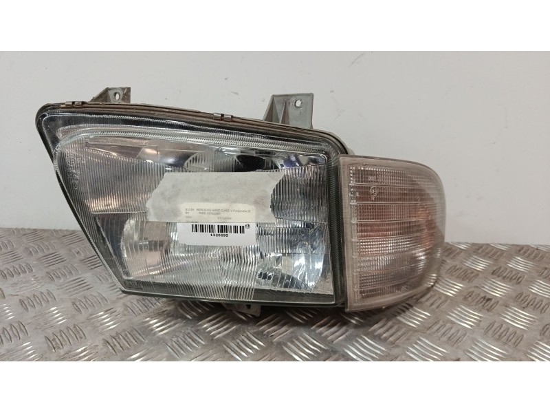 Recambio de faro derecho para mercedes-benz clase v furgoneta (638/2) v 230 (638274) referencia OEM IAM 67724369  
