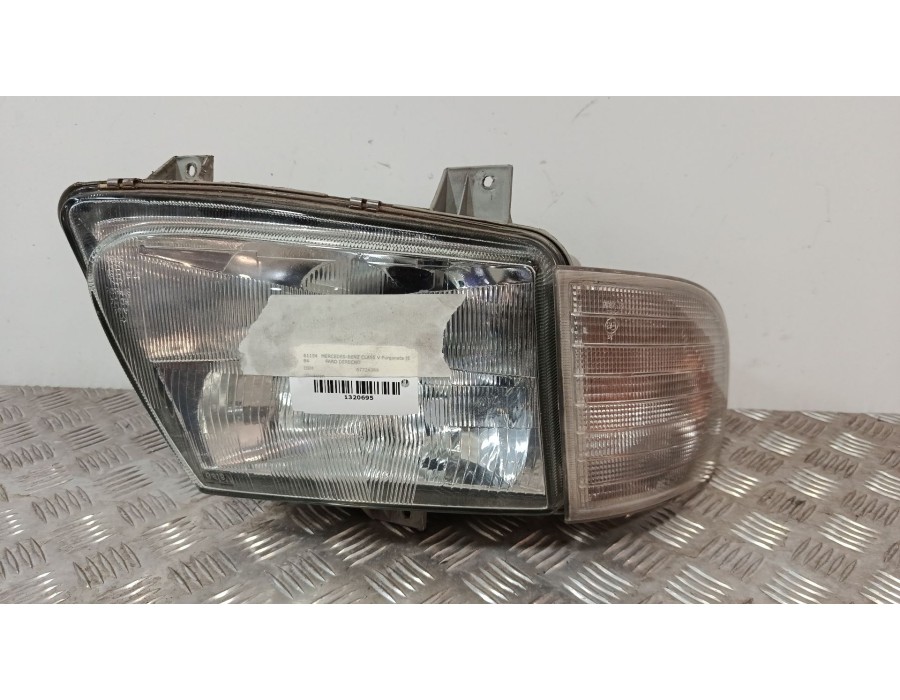 Recambio de faro derecho para mercedes-benz clase v furgoneta (638/2) v 230 (638274) referencia OEM IAM 67724369  