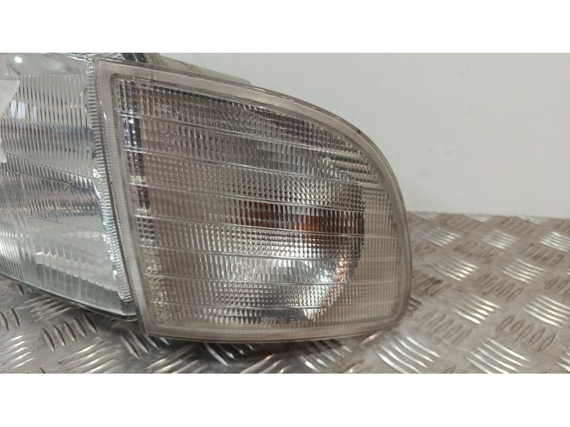 Recambio de faro derecho para mercedes-benz clase v furgoneta (638/2) v 230 (638274) referencia OEM IAM 67724369  
