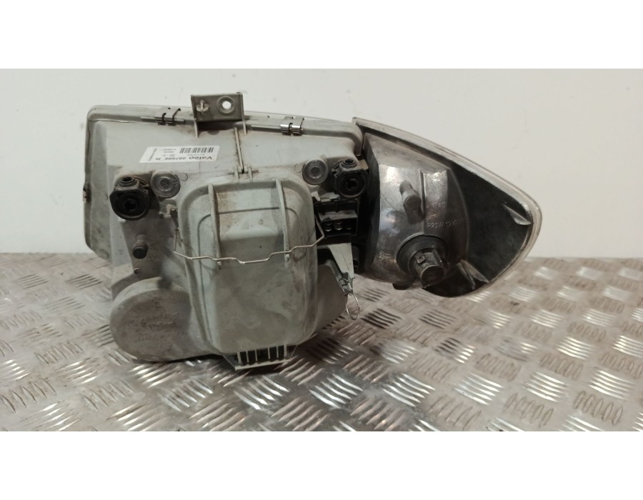Recambio de faro derecho para mercedes-benz clase v furgoneta (638/2) v 230 (638274) referencia OEM IAM 67724369  