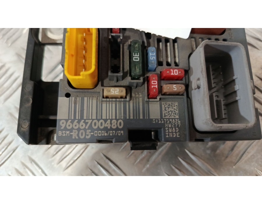 Recambio de caja reles / fusibles para peugeot 308 sw i (4e_, 4h_) 1.6 hdi referencia OEM IAM 9666700480  