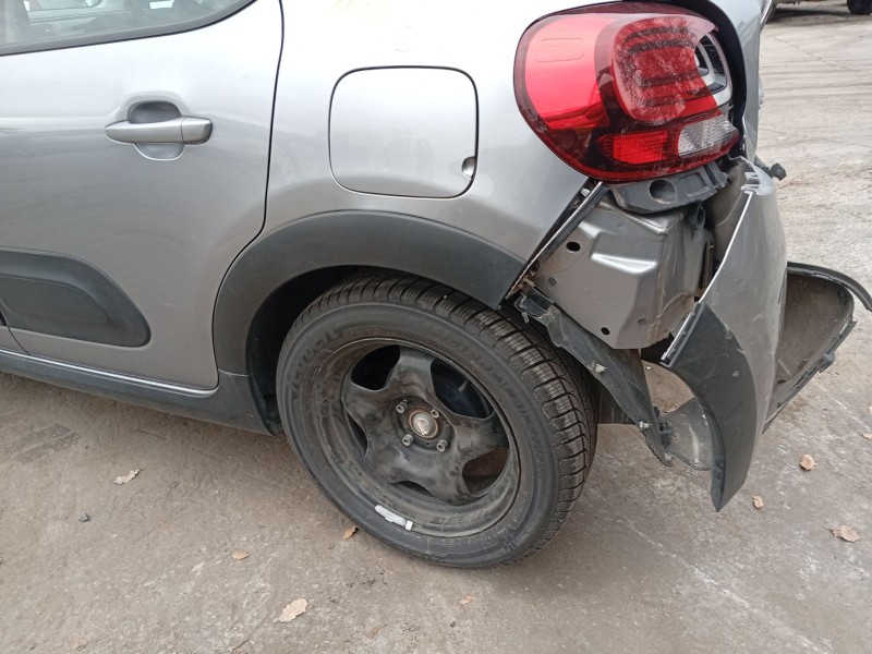 Recambio de aletin trasero izquierdo para citroën c3 iii (sx) 1.2 puretech 82 referencia OEM IAM 9812088880  