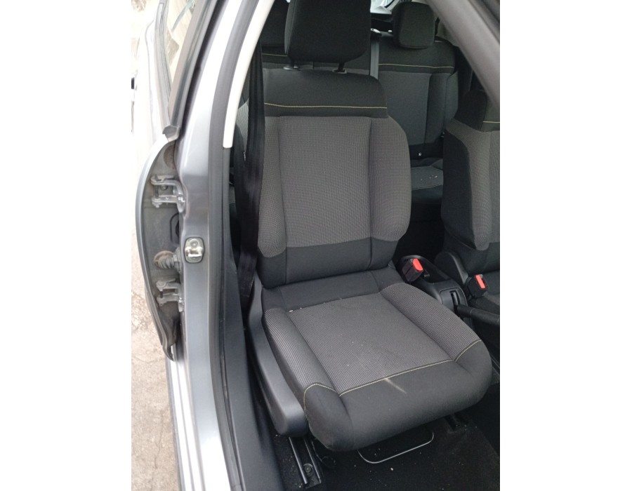 Recambio de asiento delantero derecho para citroën c3 iii (sx) 1.2 puretech 82 referencia OEM IAM 9813461080  