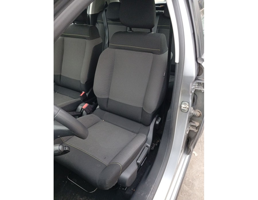Recambio de asiento delantero izquierdo para citroën c3 iii (sx) 1.2 puretech 82 referencia OEM IAM 1622822780  