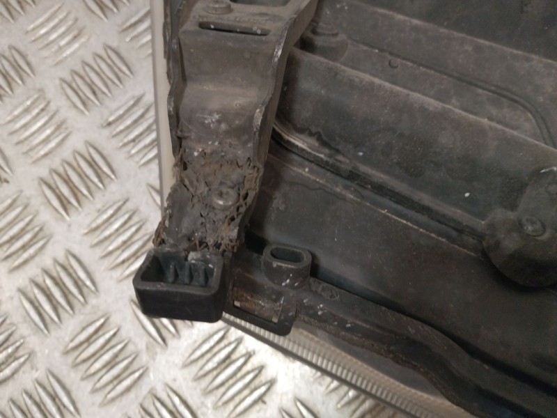 Recambio de rejilla delantera para honda civic viii hatchback (fn, fk) 2.2 ctdi (fk3) referencia OEM IAM 031520301  