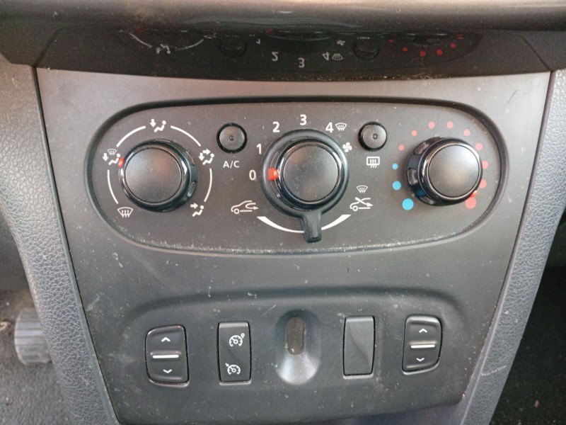 Recambio de mando climatizador para dacia sandero ii (b8_) tce 90 (b8m1, b8ma) referencia OEM IAM A42303400  