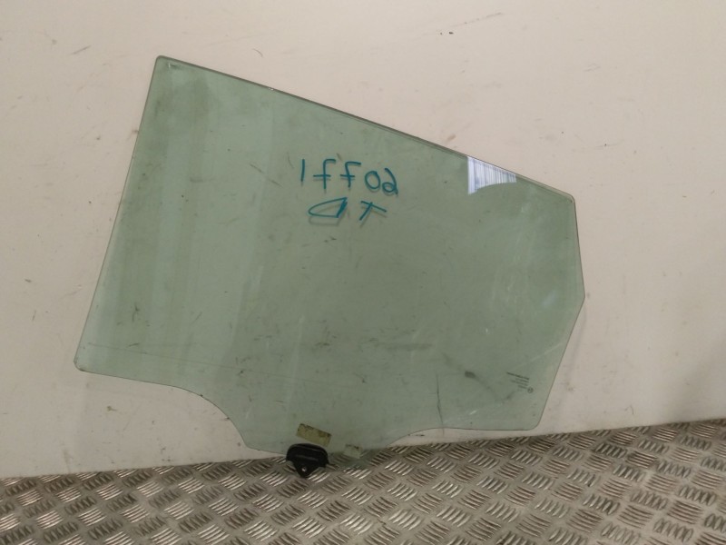 Recambio de luna trasera derecha para hyundai ix20 (jc) 1.4 crdi referencia OEM IAM 834211P000  