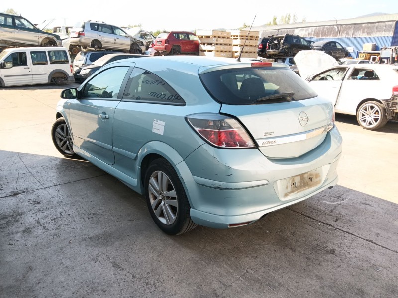 opel astra h gtc (a04) del año 2009