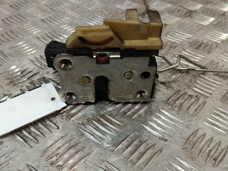 Recambio de cerradura puerta delantera izquierda para dacia duster (hs_) 1.2 tce 125 referencia OEM IAM 8200735227  