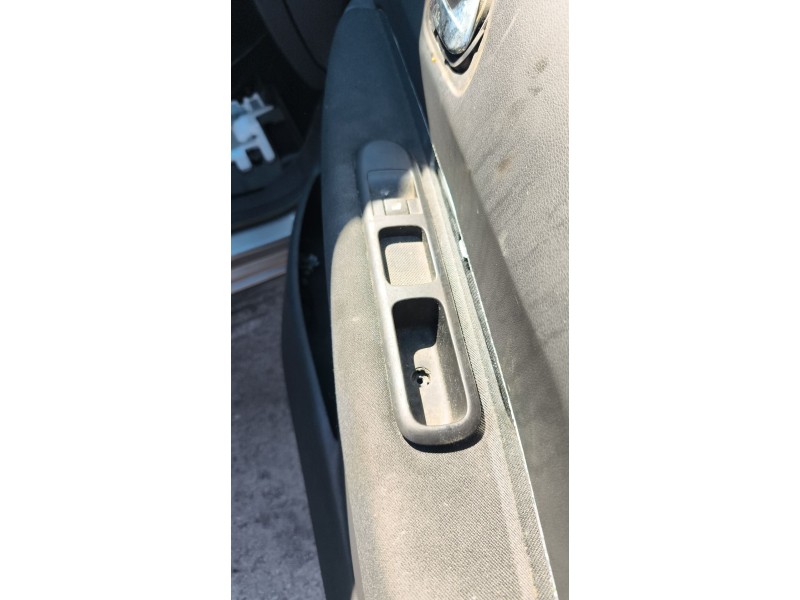 Recambio de mando elevalunas delantero derecho para peugeot 3008 i monospace (0u_) 1.6 hdi referencia OEM IAM 6490X3  
