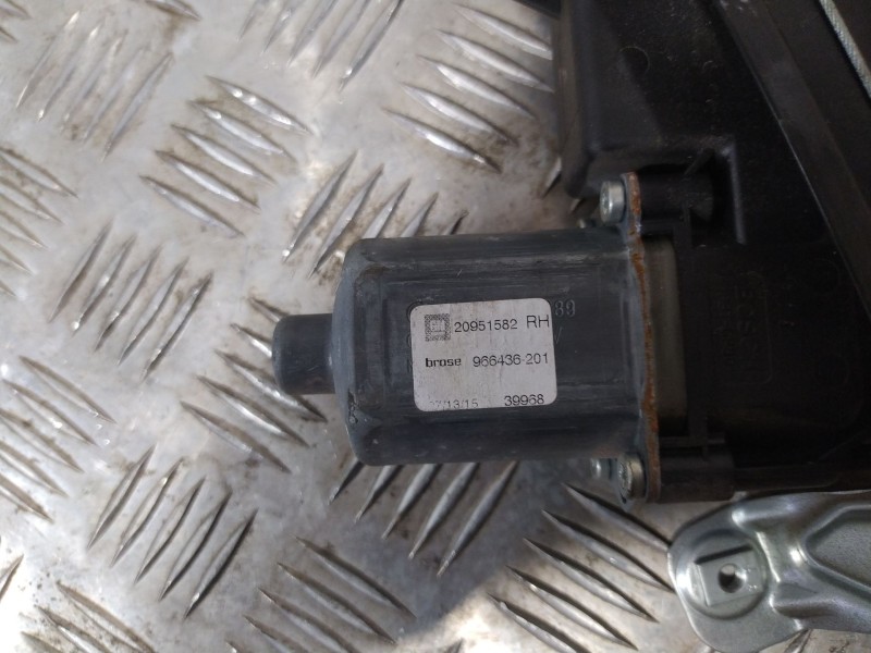 Recambio de elevalunas delantero derecho para opel insignia a (g09) 2.0 cdti (68) referencia OEM IAM 20952751  