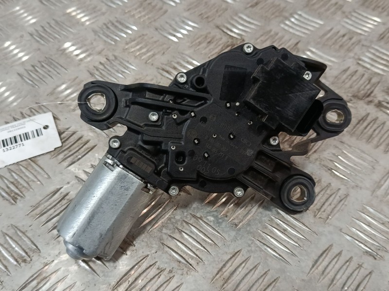 Recambio de motor limpia trasero para volkswagen polo (6r1) referencia OEM IAM 516955711B  