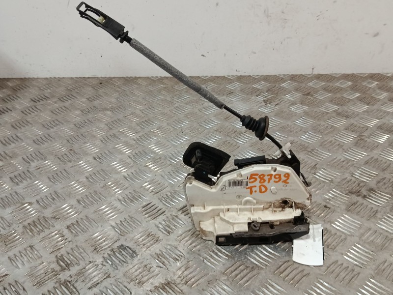 Recambio de cerradura puerta trasera derecha para volkswagen polo (6r1) referencia OEM IAM 527680  