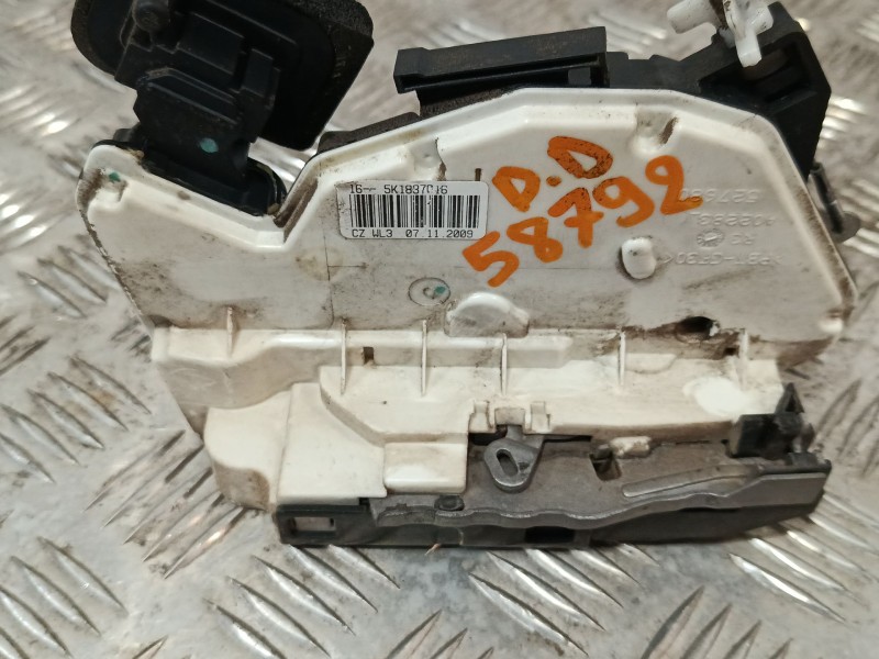 Recambio de cerradura puerta delantera derecha para volkswagen polo (6r1) referencia OEM IAM 527680  