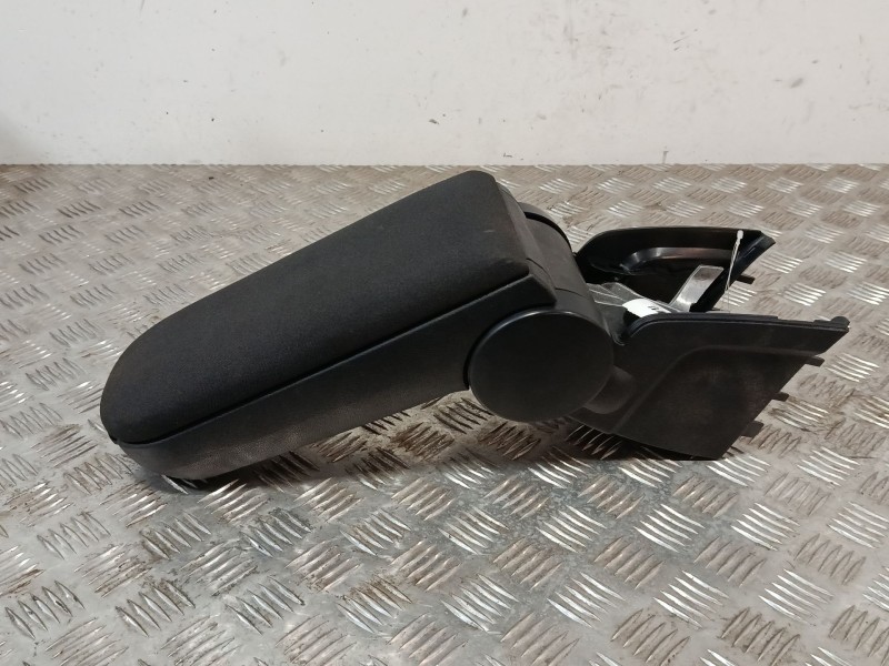 Recambio de apoyabrazos central para volkswagen polo (6r1) referencia OEM IAM 1137151  