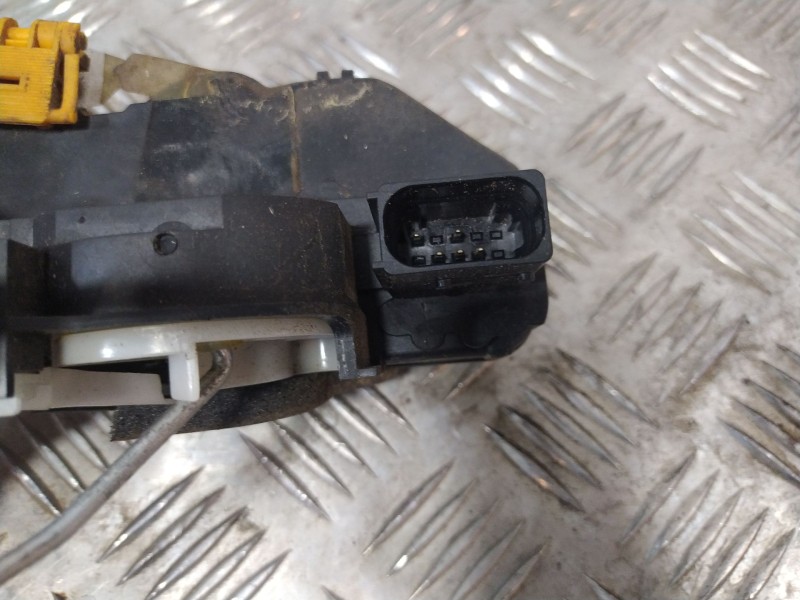 Recambio de cerradura puerta delantera derecha para opel insignia a (g09) 2.0 cdti (68) referencia OEM IAM 13579523  