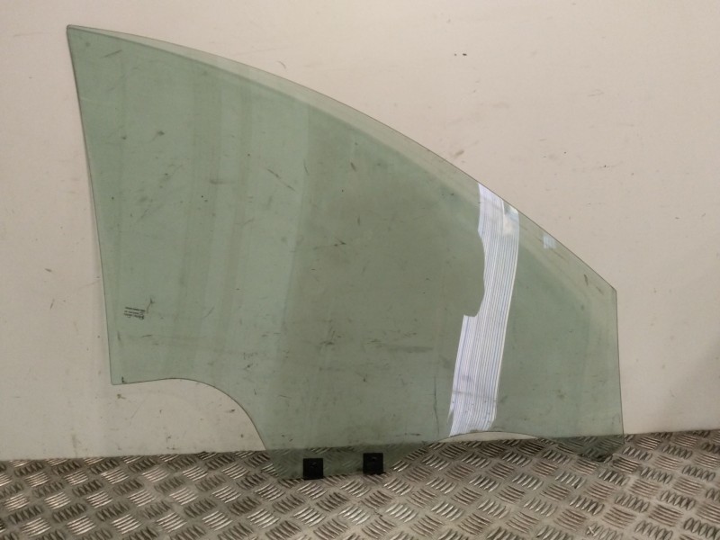 Recambio de luna delantera derecha para dacia duster referencia OEM IAM 8200733026 DOT618M321AS2 43R00351
