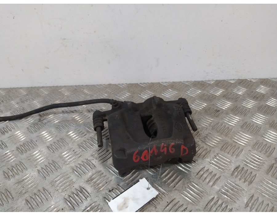 Recambio de pinza freno delantera derecha para renault trafic ii furgoneta (fl) 1.9 dci 80 (fl0b) referencia OEM IAM 033507 6592