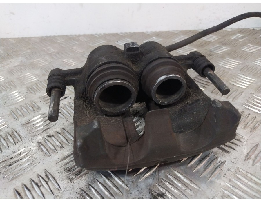 Recambio de pinza freno delantera derecha para renault trafic ii furgoneta (fl) 1.9 dci 80 (fl0b) referencia OEM IAM 033507 6592