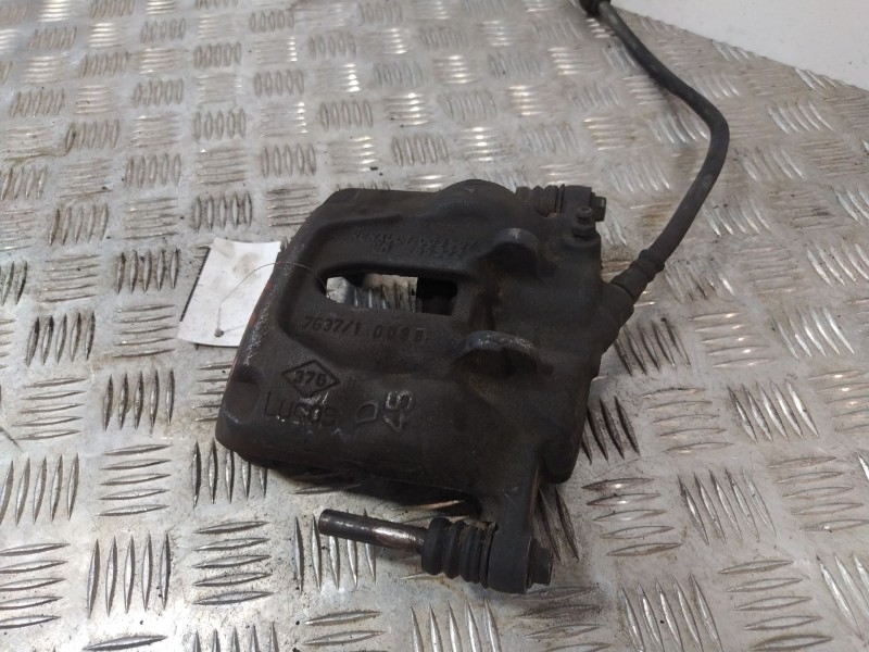 Recambio de pinza freno delantera derecha para renault trafic ii furgoneta (fl) 1.9 dci 80 (fl0b) referencia OEM IAM 033507 6592
